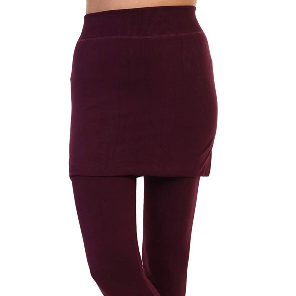 New Angelina Skirted Legging Sz S/M 
Color Berry